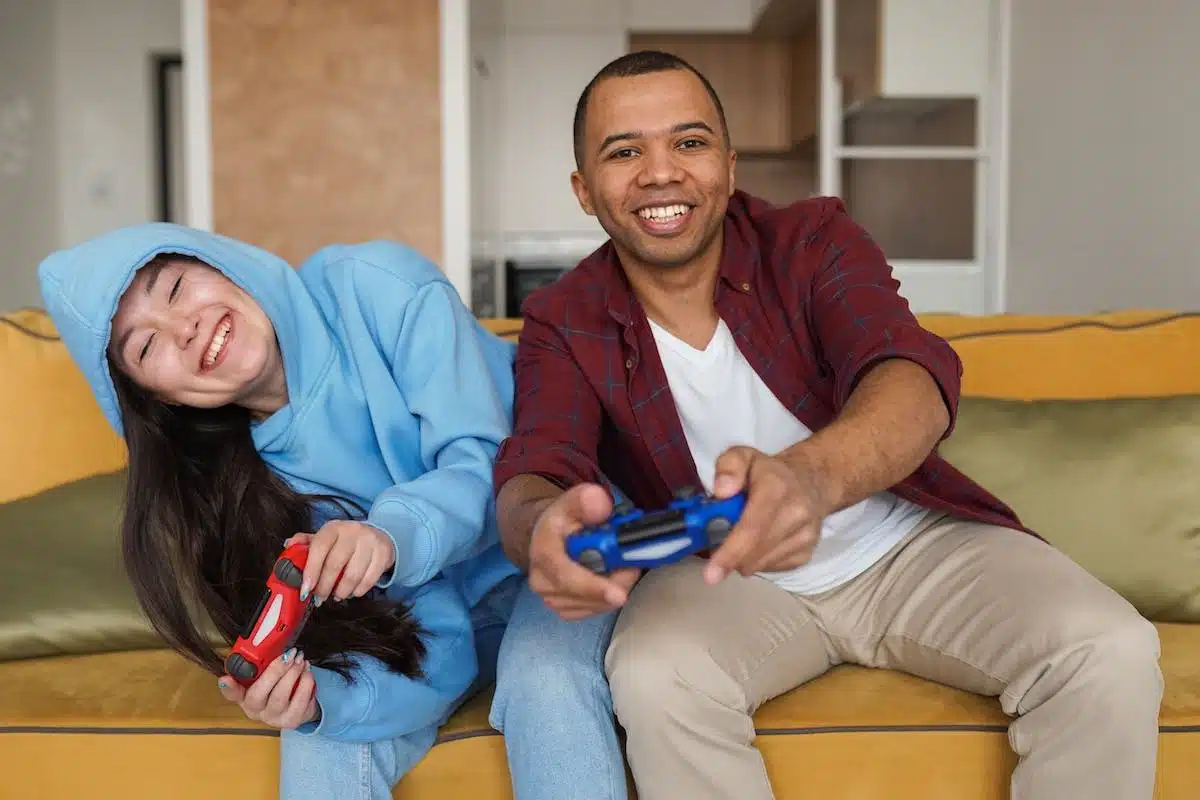 5 idées originales de jeux de couple pour pimenter votre relation